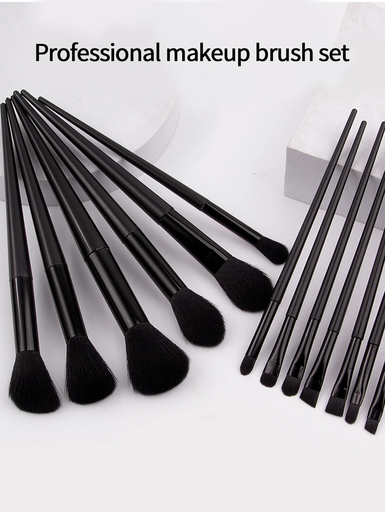 Black 20-piece makeup tool set: 13 makeup brushes +3 pieces of beauty eggs +3 pieces of powder puff +1 piece of storage bucket Pure Ember