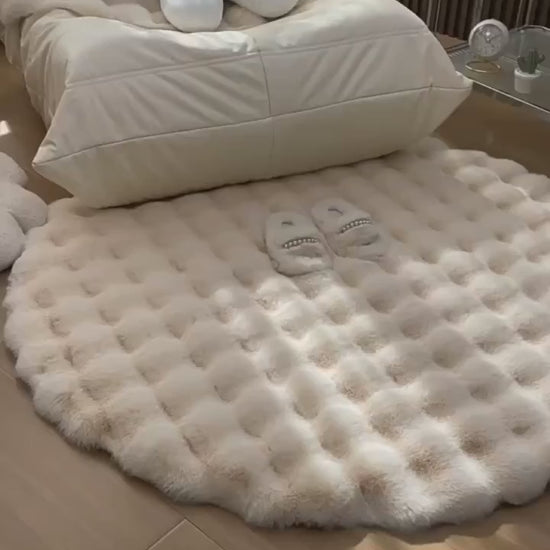 video of fluffy round rug white 