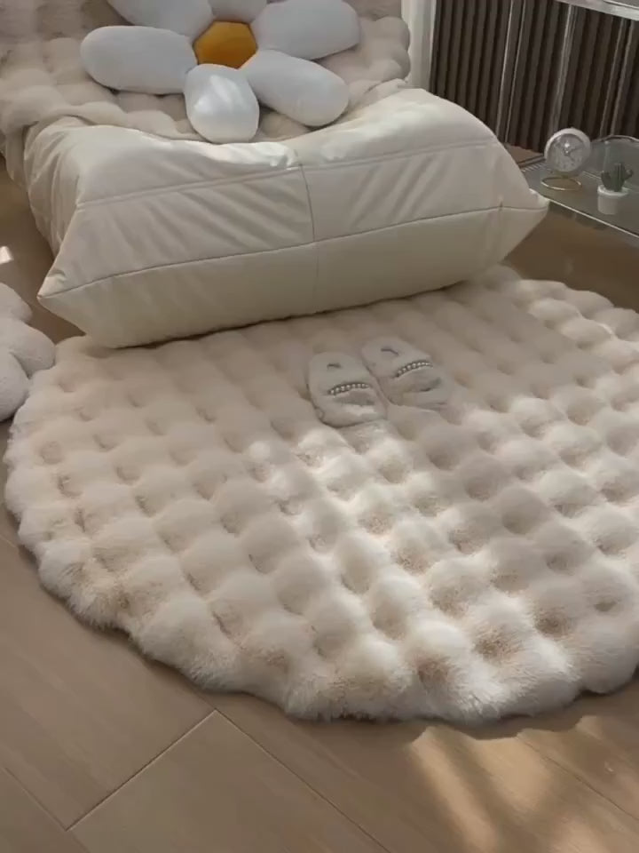 video of fluffy round rug white 